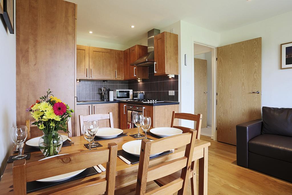 Lochend Park View Apartment Edinburgh Room photo